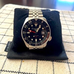 Seiko 5 sports GMT